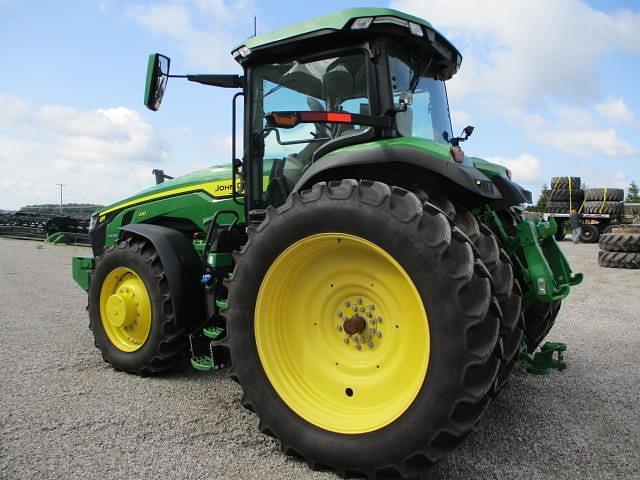 Image of John Deere 8R 230 equipment image 4