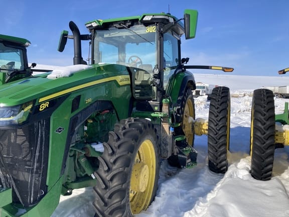 Main image John Deere 8R 230