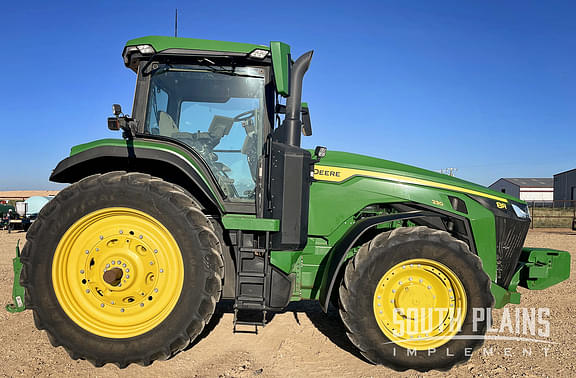 Image of John Deere 8R 230 equipment image 1