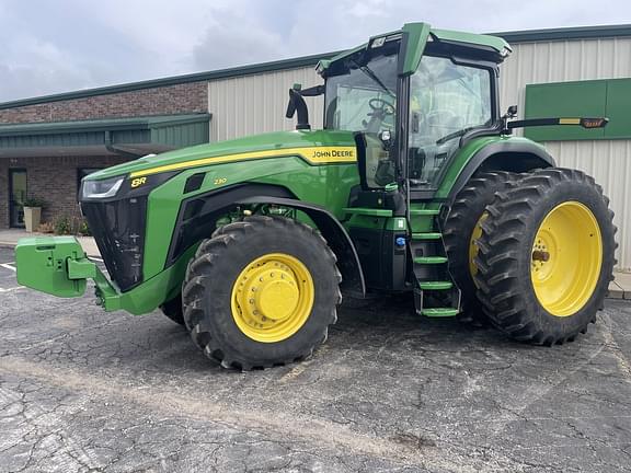 Image of John Deere 8R 230 equipment image 1