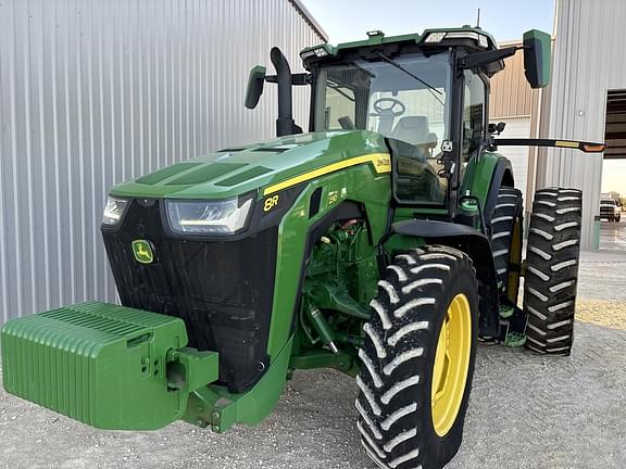 Image of John Deere 8R 230 equipment image 3