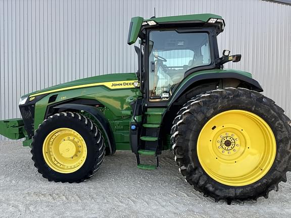 Image of John Deere 8R 230 equipment image 1