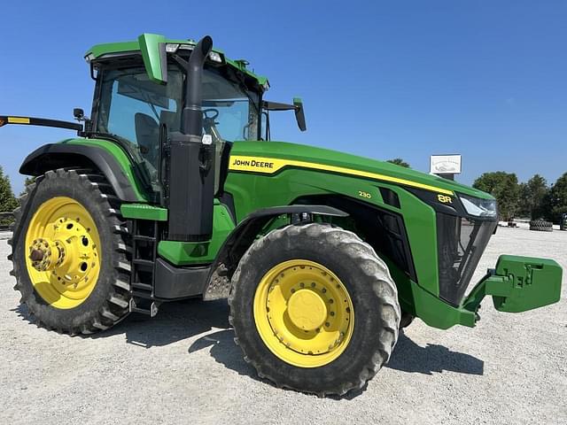 Image of John Deere 8R 230 equipment image 1