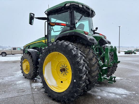 Image of John Deere 8R 230 equipment image 4