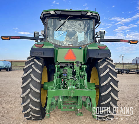 Image of John Deere 8R 230 equipment image 3