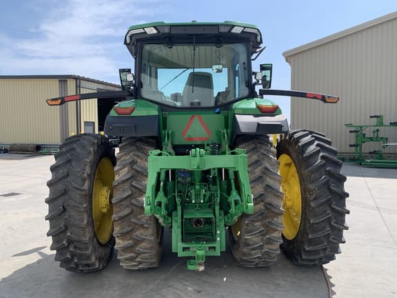 Image of John Deere 8R 230 equipment image 3