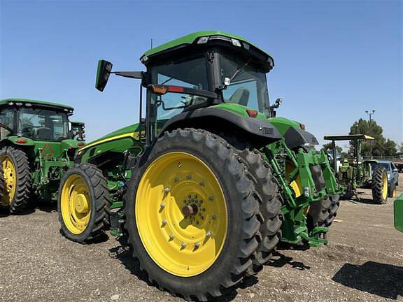 Image of John Deere 8R 230 equipment image 2