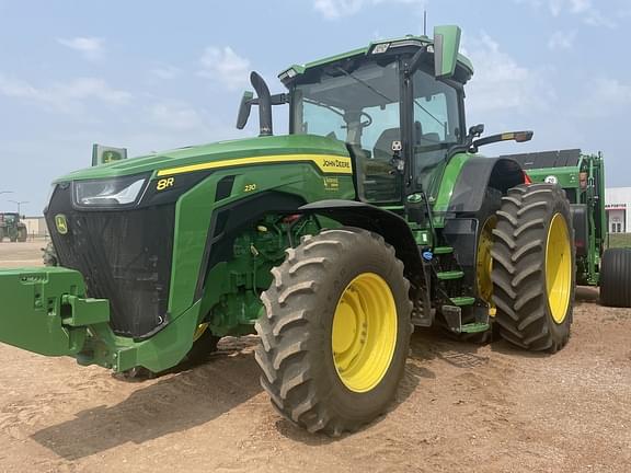 Image of John Deere 8R 230 equipment image 1