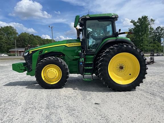 Image of John Deere 8R 230 equipment image 3