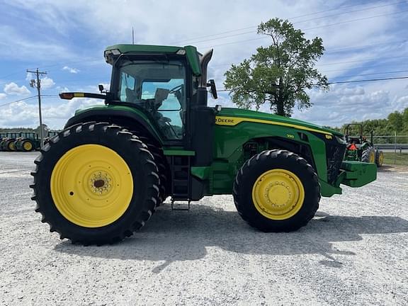 Image of John Deere 8R 230 equipment image 2