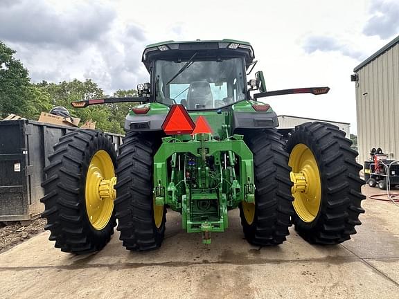 Image of John Deere 8R 230 equipment image 1