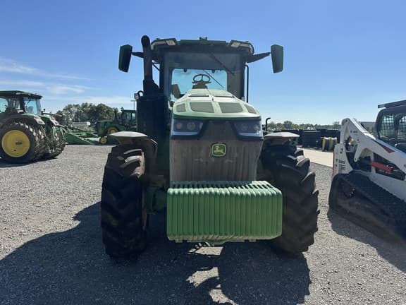 Image of John Deere 8R 230 Image 1