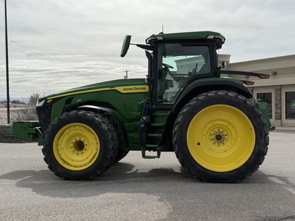 Image of John Deere 8R 230 equipment image 1