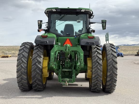 Image of John Deere 8R 230 equipment image 3