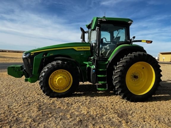 Main image John Deere 8R 230