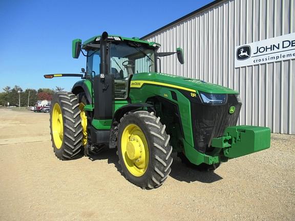 Image of John Deere 8R 230 equipment image 4