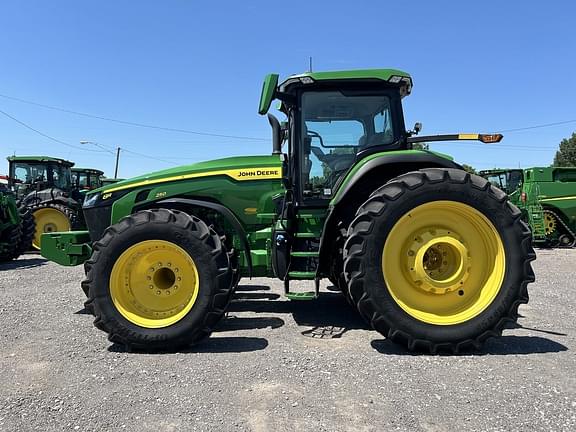 Image of John Deere 8R 250 equipment image 1