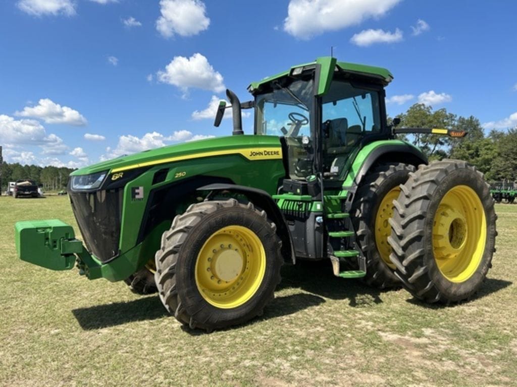 2021 John Deere 8R 250 Equipment Image0