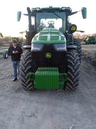 Image of John Deere 8R 250 equipment image 2