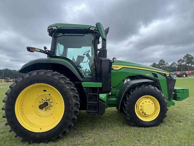 Image of John Deere 8R 250 equipment image 4