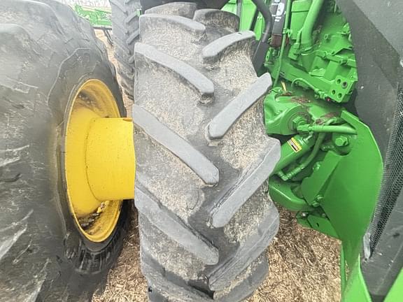 Image of John Deere 8R 250 equipment image 3