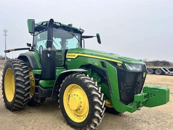 Image of John Deere 8R 250 Primary image