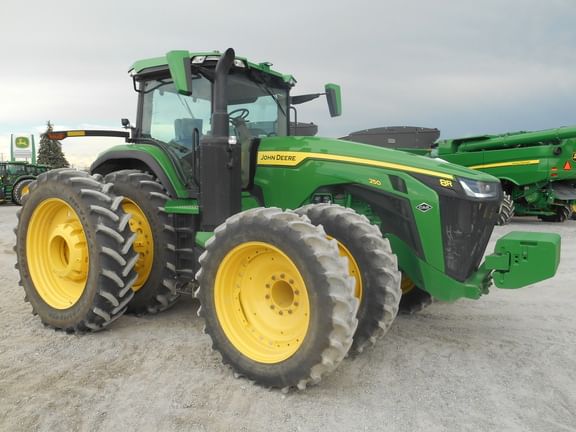 2021 John Deere 8R 250 Image