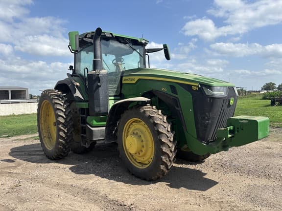 Image of John Deere 8R 250 equipment image 3