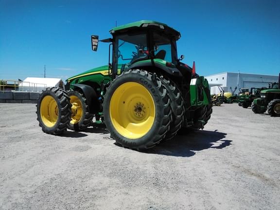 Image of John Deere 8R 250 equipment image 4