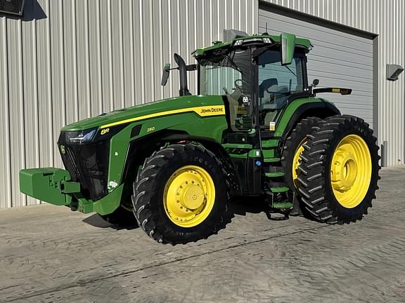 Image of John Deere 8R 250 equipment image 2