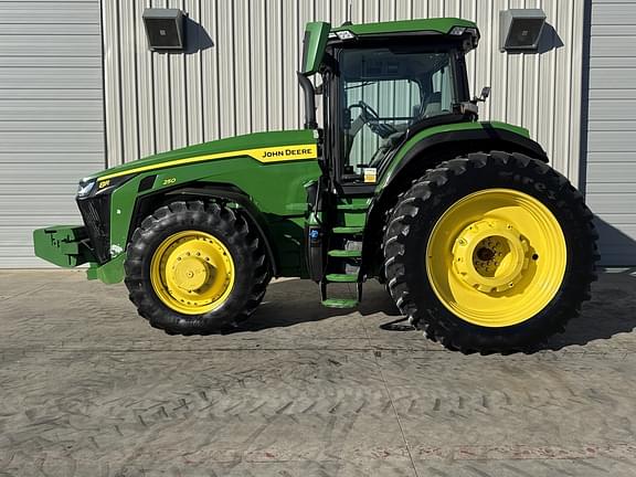 Image of John Deere 8R 250 equipment image 1