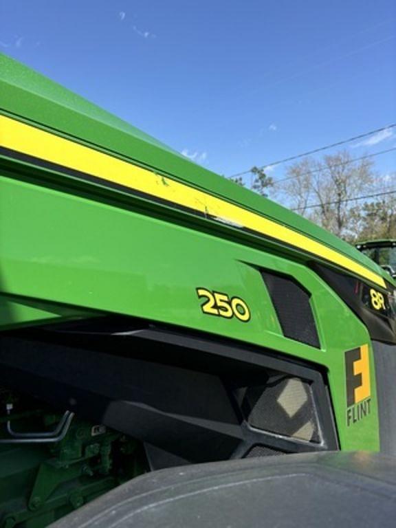 Image of John Deere 8R 250 equipment image 1