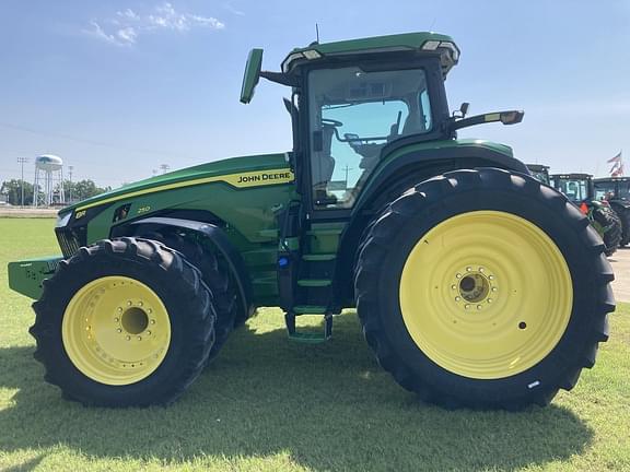 Image of John Deere 8R 250 equipment image 2