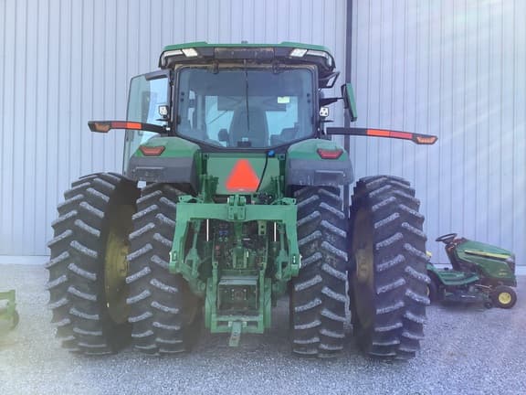 Image of John Deere 8R 250 equipment image 2