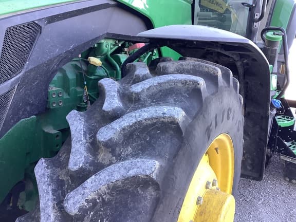 Image of John Deere 8R 250 equipment image 4