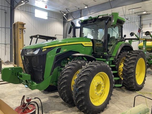 Main image John Deere 8R 250