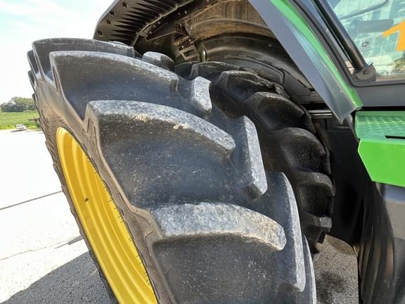 Image of John Deere 8R 280 equipment image 4