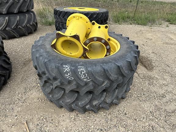 Image of John Deere 8R 310 equipment image 4