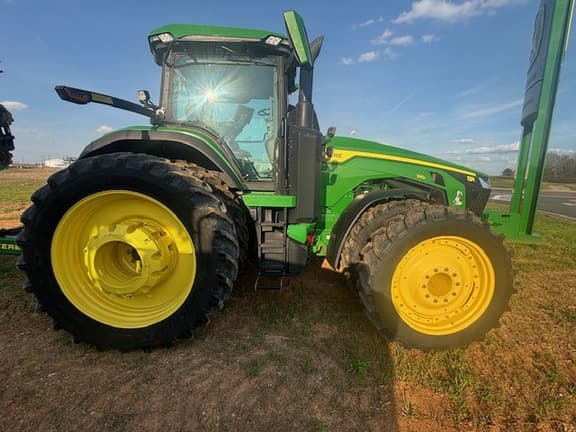 Image of John Deere 8R 310 equipment image 4