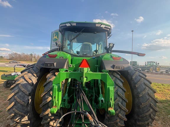 Image of John Deere 8R 310 equipment image 2