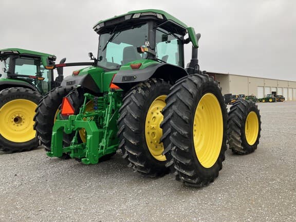 Image of John Deere 8R 310 equipment image 3