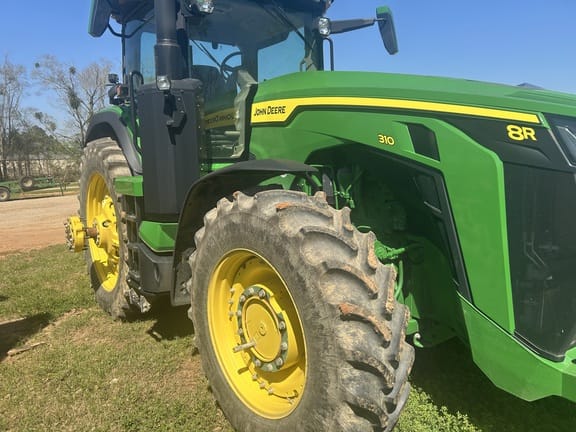 2021 John Deere 8R 310 Equipment Image0