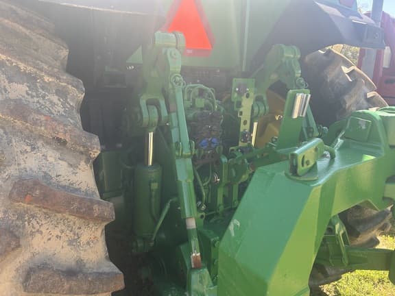 Image of John Deere 8R 310 equipment image 2