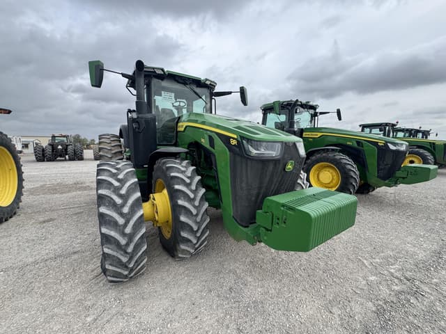 Image of John Deere 8R 310 equipment image 4