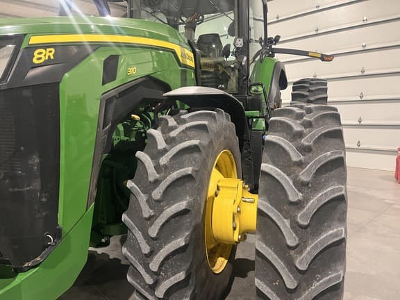 Image of John Deere 8R 310 equipment image 2