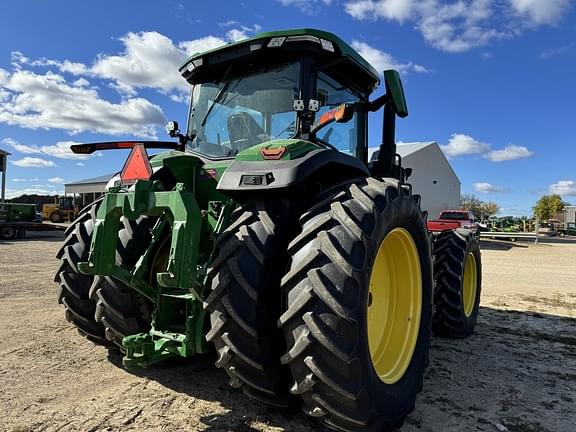 Image of John Deere 8R 310 equipment image 4