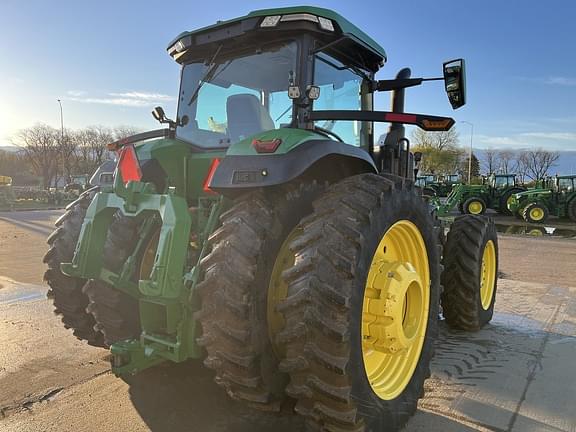 Image of John Deere 8R 310 equipment image 4