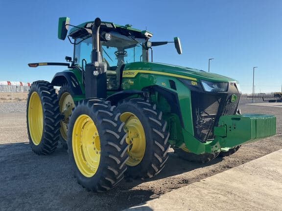 Image of John Deere 8R 310 equipment image 3