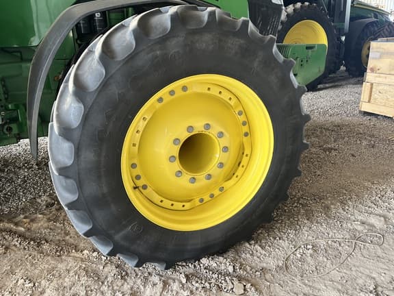 Image of John Deere 8R 310 equipment image 2