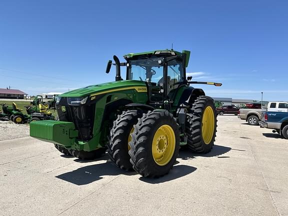 Image of John Deere 8R 310 equipment image 3